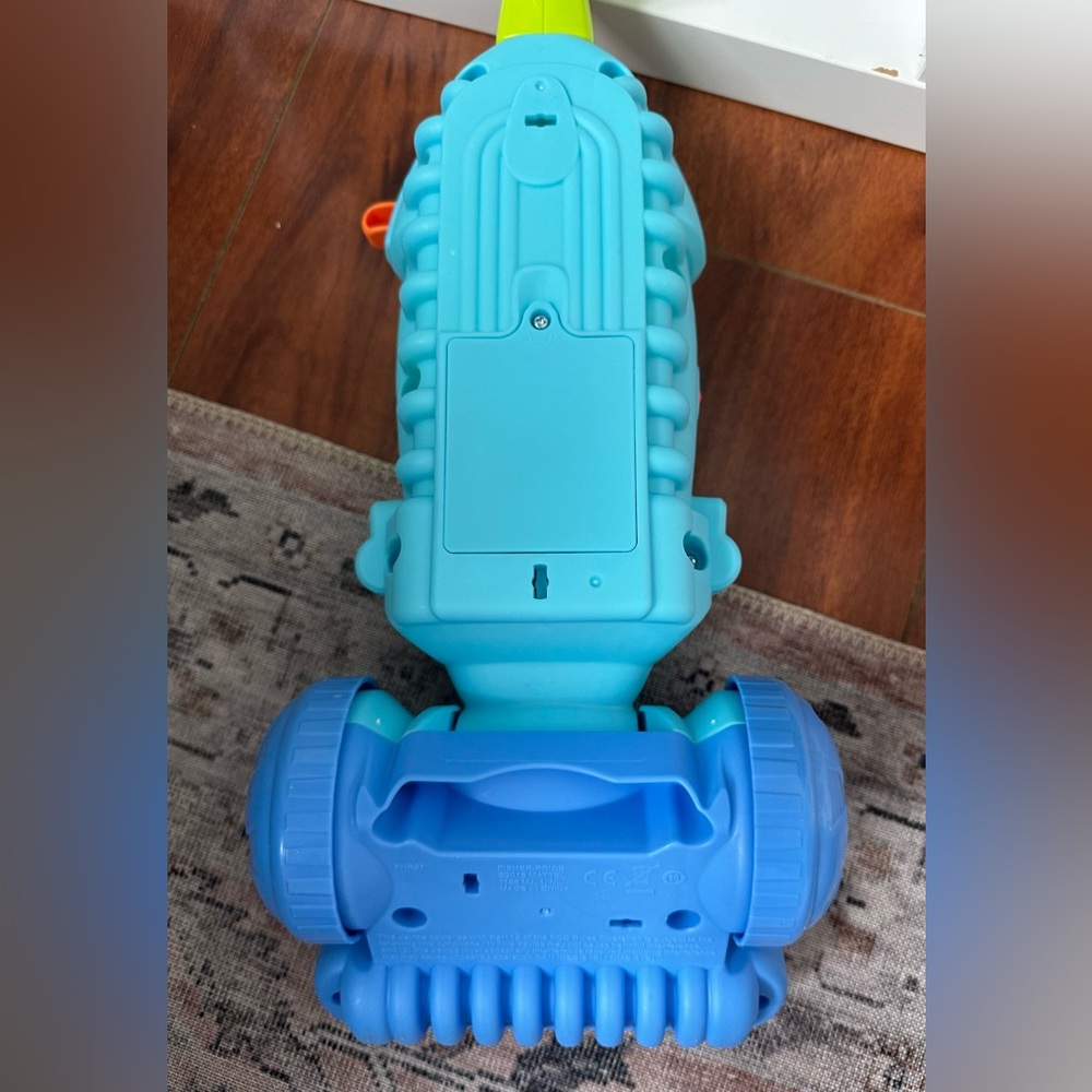 Fisher-Price Blue and Green Toy Vacuum lights and sounds Excellent condition! - Picture 5 of 5